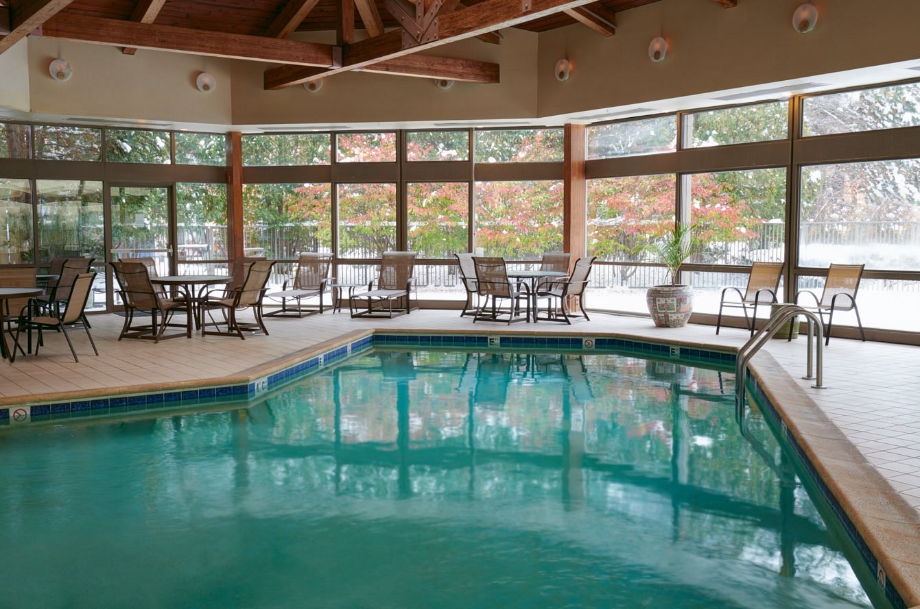 Detroit Livonia Marriott at Laurel Park Place — photo 3